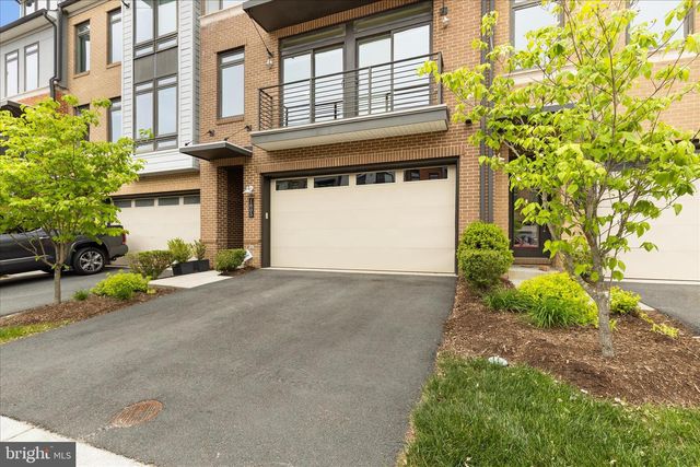 1805 YELLOW GARNET TER SE, Leesburg, VA 20175