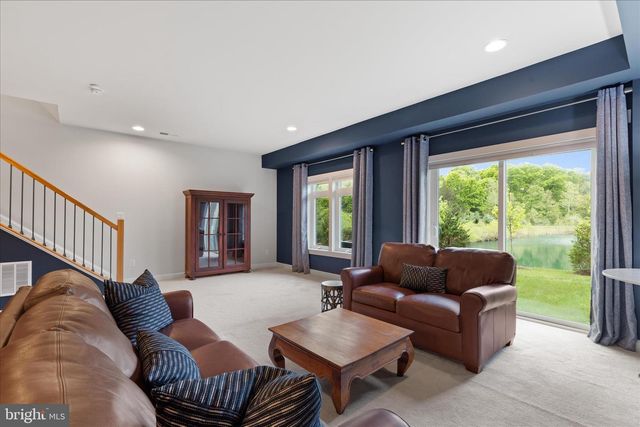1805 YELLOW GARNET TER SE, Leesburg, VA 20175