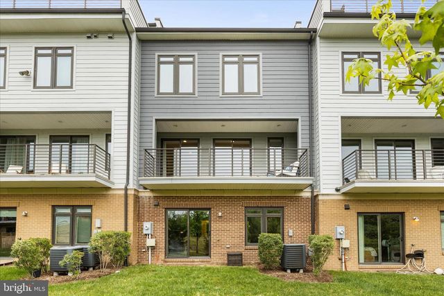 1805 YELLOW GARNET TER SE, Leesburg, VA 20175