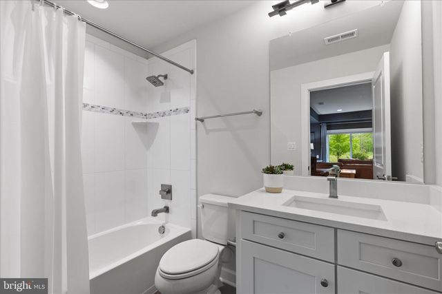 1805 YELLOW GARNET TER SE, Leesburg, VA 20175