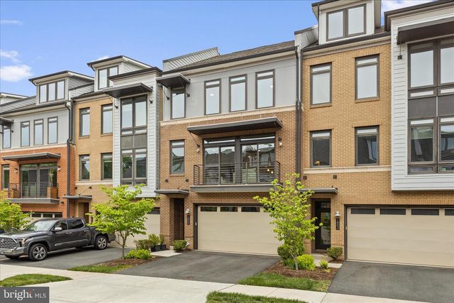 1805 YELLOW GARNET TER SE, Leesburg, VA 20175