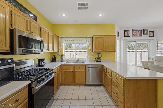 10408 Natural Springs Avenue, Las Vegas, NV 89129