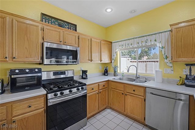 10408 Natural Springs Avenue, Las Vegas, NV 89129