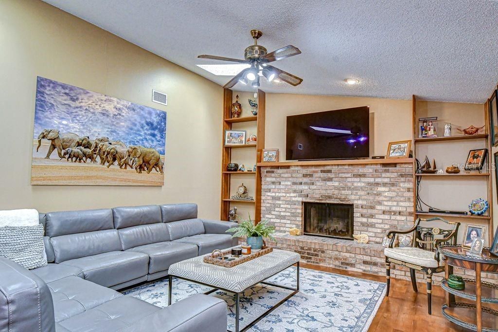 Image 14 of property listing at 16704 VALLELY DRIVE, Tampa, FL 33618