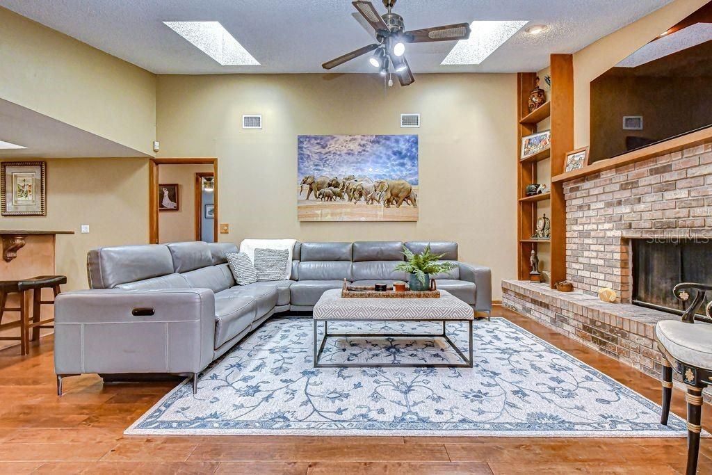 Image 15 of property listing at 16704 VALLELY DRIVE, Tampa, FL 33618