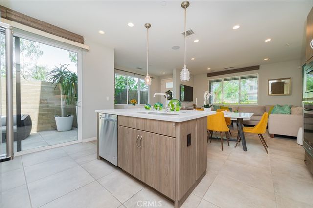 727 Beacon, Irvine, CA 92618