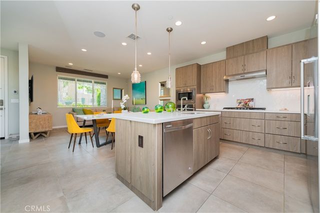 727 Beacon, Irvine, CA 92618