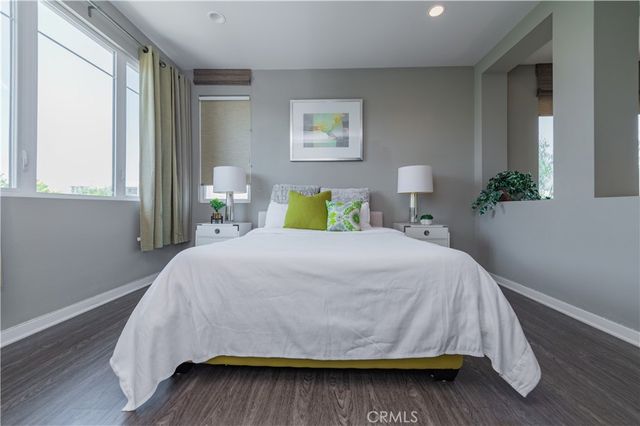 727 Beacon, Irvine, CA 92618