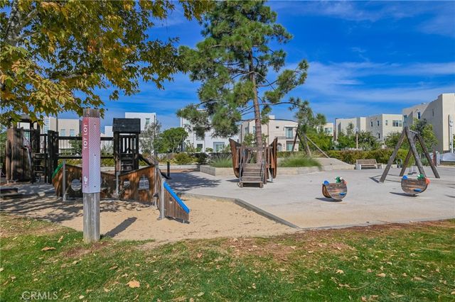 727 Beacon, Irvine, CA 92618