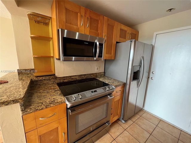 2350 NE 135th St 704, North Miami, FL 33181