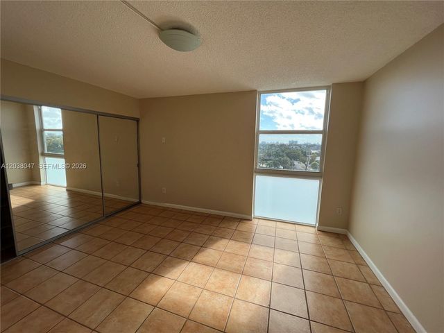 2350 NE 135th St 704, North Miami, FL 33181