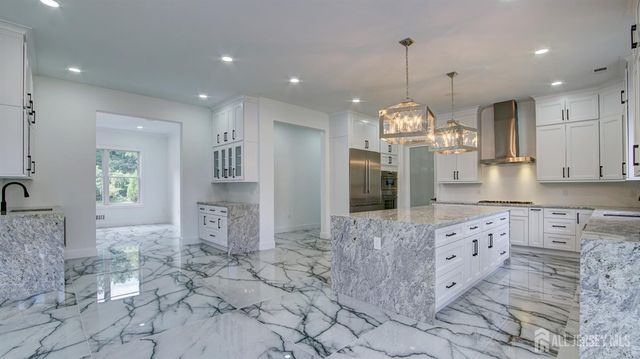 169 Applegarth Road, Monroe, NJ 08831