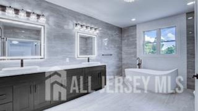 169 Applegarth Road, Monroe, NJ 08831