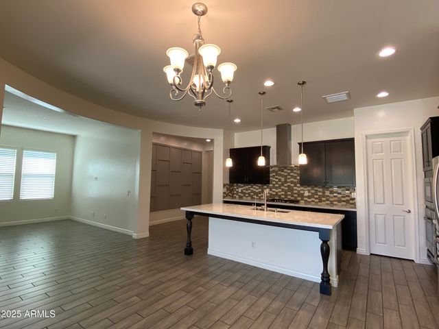 233 W Sandra Terrace, Phoenix, AZ 85023