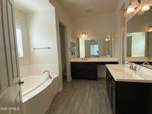 233 W Sandra Terrace, Phoenix, AZ 85023