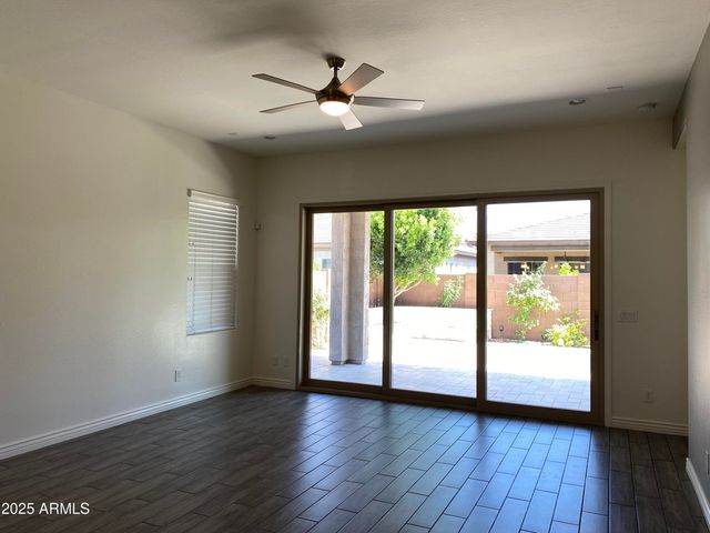 233 W Sandra Terrace, Phoenix, AZ 85023