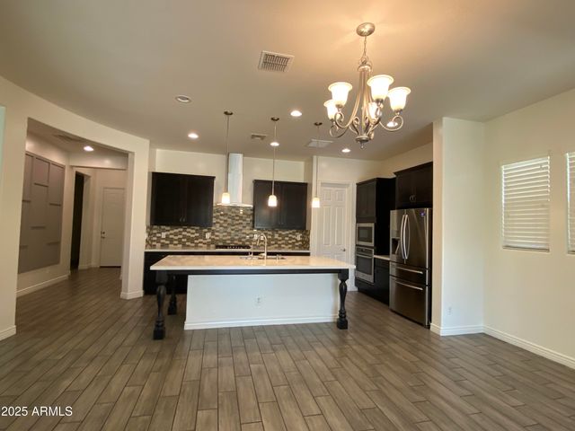 233 W Sandra Terrace, Phoenix, AZ 85023