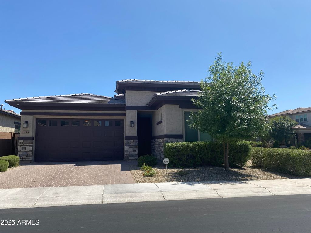 233 W Sandra Terrace, Phoenix, AZ 85023