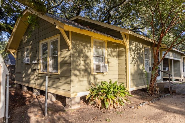 104 S Beauregard Street, Alvin, TX 77511