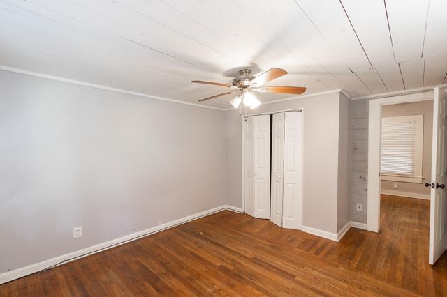 104 S Beauregard Street, Alvin, TX 77511