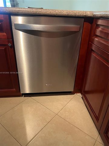 13 Matador Ln 4-27, Davie, FL 33324