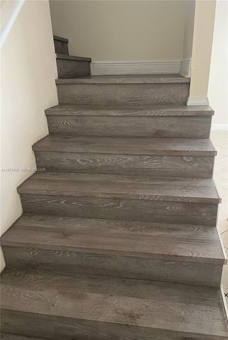 13 Matador Ln 4-27, Davie, FL 33324