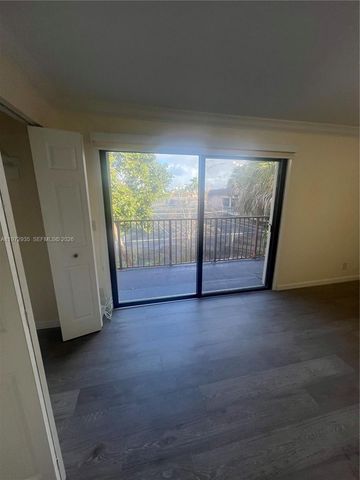 13 Matador Ln 4-27, Davie, FL 33324