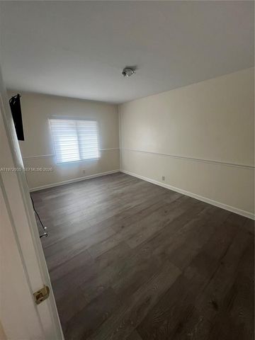 13 Matador Ln 4-27, Davie, FL 33324