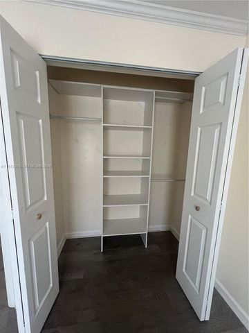 13 Matador Ln 4-27, Davie, FL 33324