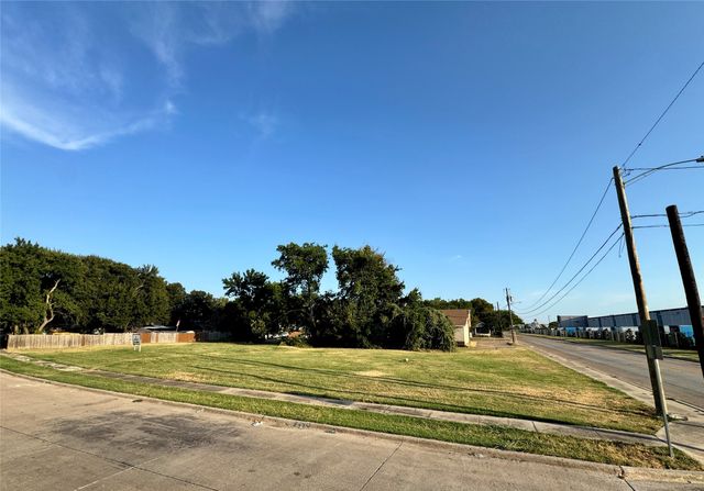 3740 Bayside Street, Dallas, TX 75212