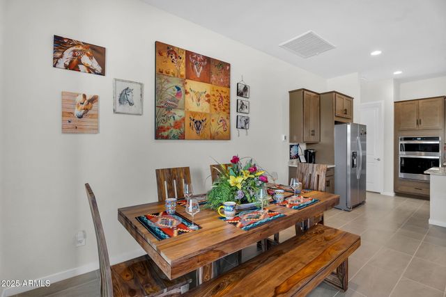 866 W FLATIRON Trail W, Apache Junction, AZ 85120