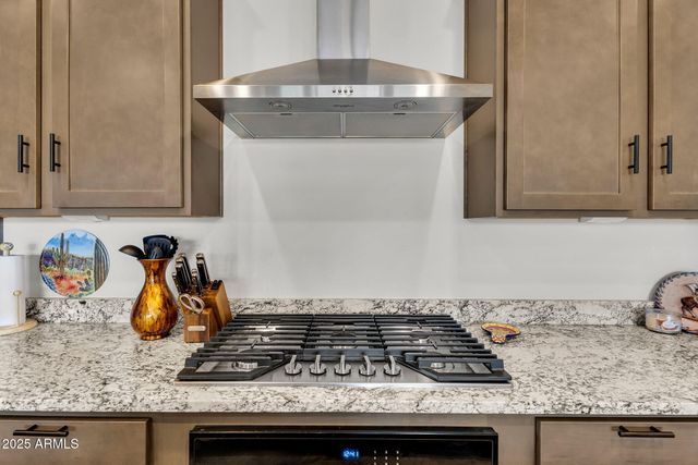 866 W FLATIRON Trail W, Apache Junction, AZ 85120