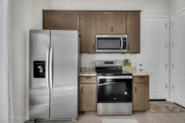 866 W FLATIRON Trail W, Apache Junction, AZ 85120