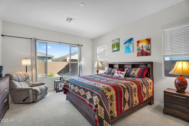 866 W FLATIRON Trail W, Apache Junction, AZ 85120