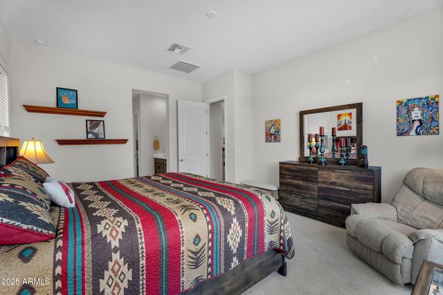 866 W FLATIRON Trail W, Apache Junction, AZ 85120