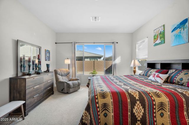 866 W FLATIRON Trail W, Apache Junction, AZ 85120