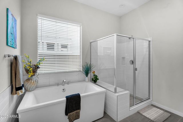 866 W FLATIRON Trail W, Apache Junction, AZ 85120