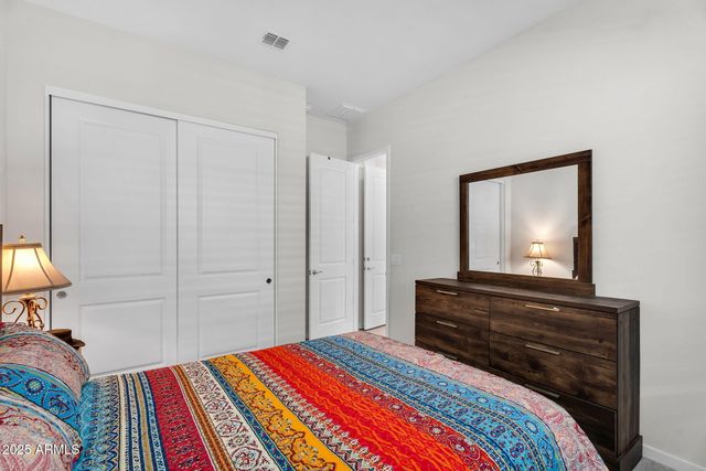 866 W FLATIRON Trail W, Apache Junction, AZ 85120