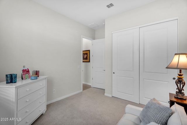 866 W FLATIRON Trail W, Apache Junction, AZ 85120