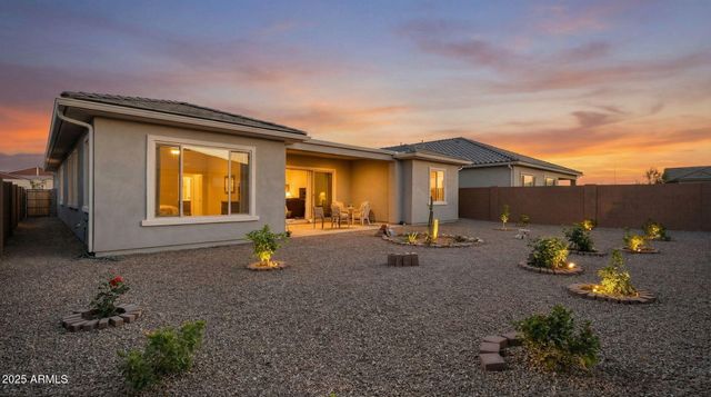 866 W FLATIRON Trail W, Apache Junction, AZ 85120