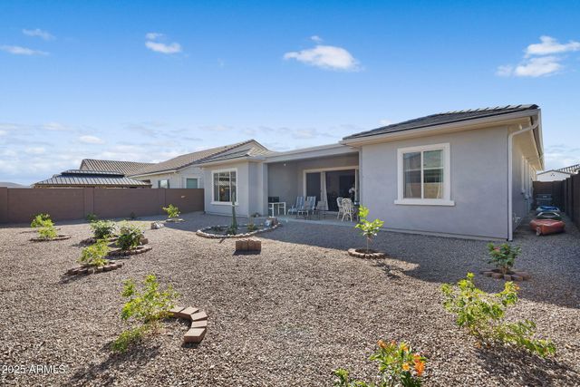 866 W FLATIRON Trail W, Apache Junction, AZ 85120