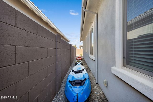 866 W FLATIRON Trail W, Apache Junction, AZ 85120