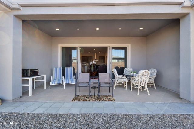866 W FLATIRON Trail W, Apache Junction, AZ 85120