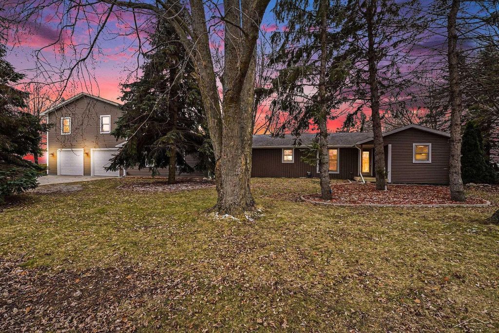 2148 E Wheeler Road, Bay City, MI 48706