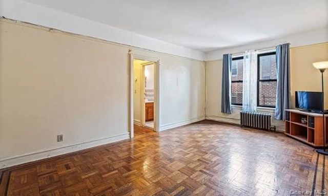 15517 Sanford Avenue 2E, Flushing, NY 11355