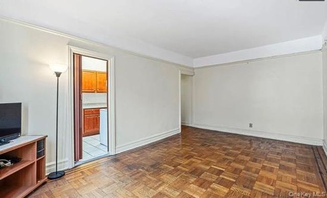 15517 Sanford Avenue 2E, Flushing, NY 11355