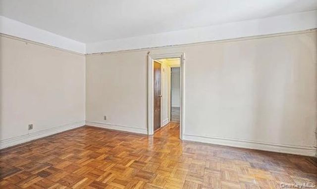 15517 Sanford Avenue 2E, Flushing, NY 11355