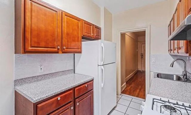 15517 Sanford Avenue 2E, Flushing, NY 11355