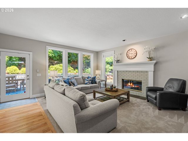 9223 Nw FINZER Ct, Portland, OR 97229