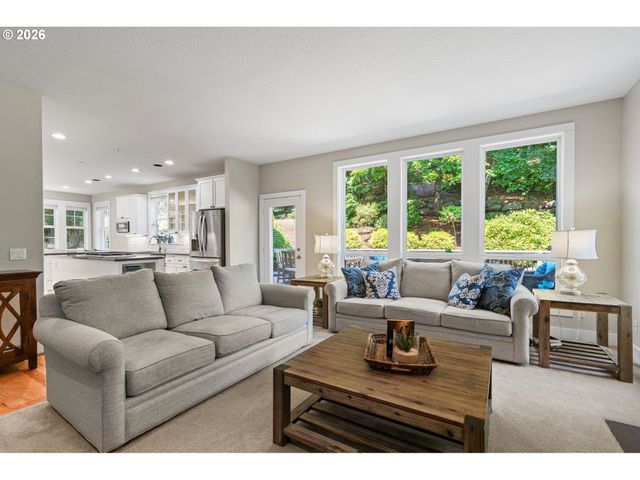 9223 Nw FINZER Ct, Portland, OR 97229